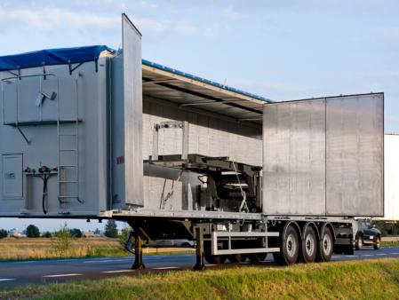 Naczepa z ruchomą podłogą i drzwiami bocznymi | BODEX